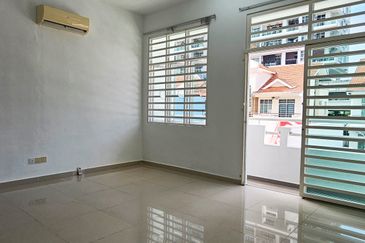 Lintang Sungai Ara 2.5 Storey Semi D for Sale