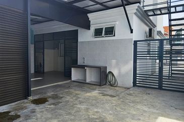 Lintang Sungai Ara 2.5 Storey Semi D for Sale