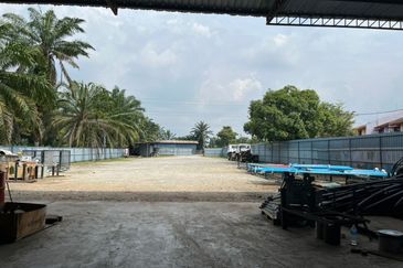 Warehouse For Rent at Jalan Seri Tambun