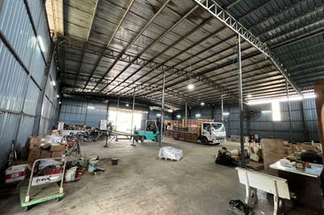 Warehouse For Rent at Jalan Seri Tambun
