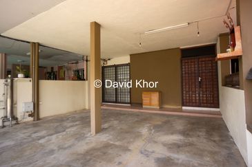 Persiaran Taman Riang