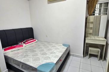 University Place (Plaza Ivory)