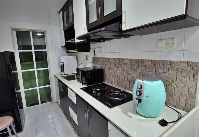 University Place (Plaza Ivory)