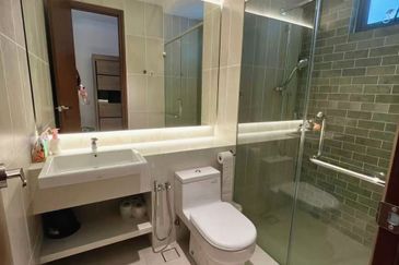 Queens Residences @ Queens Waterfront