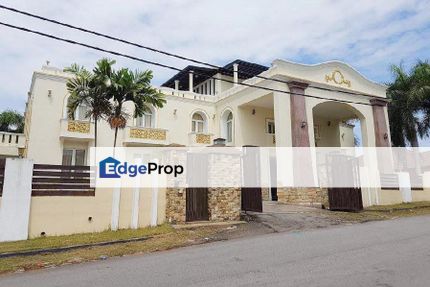 Bungalow 3.5 Storey House w Indoor Pool and Lift Country Heights Kajan, Selangor, Country Heights