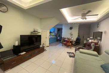 3-Storey Terraced House Renovated Unit