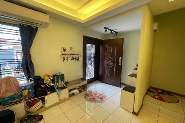 3-Storey Terraced House Renovated Unit