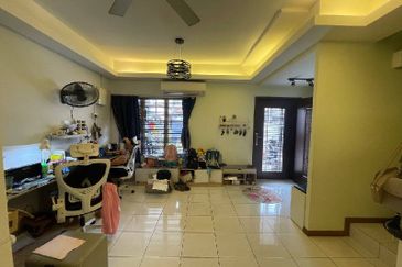 3-Storey Terraced House Renovated Unit