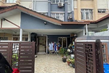 3-Storey Terraced House Renovated Unit