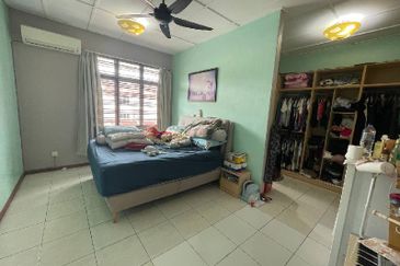 3-Storey Terraced House Renovated Unit