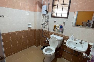 3-Storey Terraced House Renovated Unit