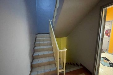 3-Storey Terraced House Renovated Unit