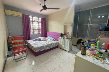 3-Storey Terraced House Renovated Unit