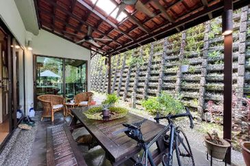 KGSAAS Golf Club, Seksyen 13