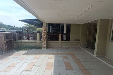 FREEHOLD SHAH ALAM | 2 Storey Intermediate Bukit Subang U16 Shah Alam