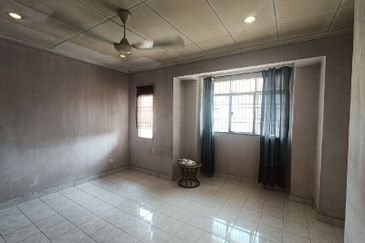 FREEHOLD SHAH ALAM | 2 Storey Intermediate Bukit Subang U16 Shah Alam