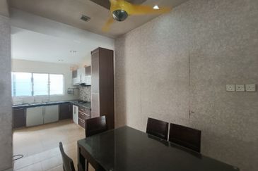 FREEHOLD SHAH ALAM | 2 Storey Intermediate Bukit Subang U16 Shah Alam