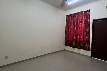 CORNER Double Storey Terrace , Taman Alam Perdana, Shah Alam