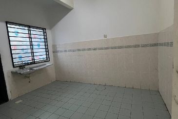 CORNER Double Storey Terrace , Taman Alam Perdana, Shah Alam