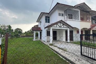 CORNER Double Storey Terrace , Taman Alam Perdana, Shah Alam