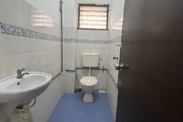 CORNER Double Storey Terrace , Taman Alam Perdana, Shah Alam