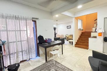 Jalan Putra Bistari 2/1S