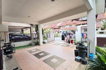 Jalan Putra Bistari 2/1S