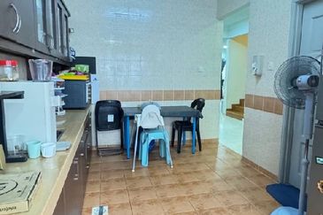 Jalan Putra Bistari 2/1S