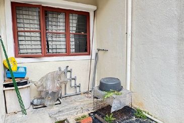 Jalan Putra Bistari 2/1S