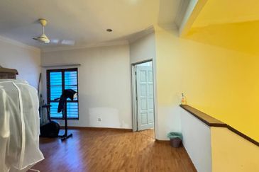 Jalan Putra Bistari 2/1S