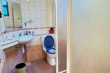 Jalan Putra Bistari 2/1S