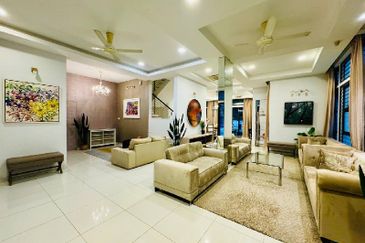 Big Land Size Semi-D End Lot, Mezzo, Bukit Jelutong, Shah Alam