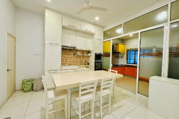 Big Land Size Semi-D End Lot, Mezzo, Bukit Jelutong, Shah Alam