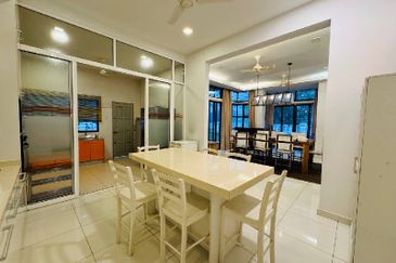 Big Land Size Semi-D End Lot, Mezzo, Bukit Jelutong, Shah Alam