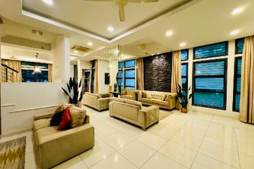 Big Land Size Semi-D End Lot, Mezzo, Bukit Jelutong, Shah Alam