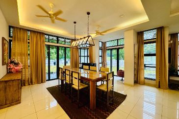 Big Land Size Semi-D End Lot, Mezzo, Bukit Jelutong, Shah Alam