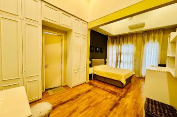 Big Land Size Semi-D End Lot, Mezzo, Bukit Jelutong, Shah Alam