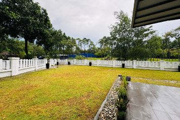 Big Land Size Semi-D End Lot, Mezzo, Bukit Jelutong, Shah Alam