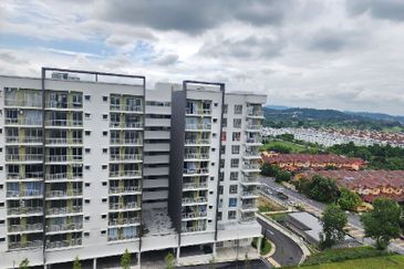 Puncak Hijauan (Hijauan Heights)
