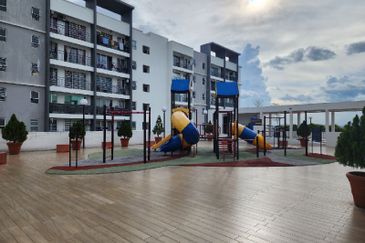 Puncak Hijauan (Hijauan Heights)