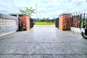 Elmina Green Three @ City of Elmina