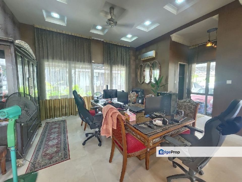 CORNER unit Double Storey Bungalow Laman Seri, Seksyen 13, Shah Alam, Selangor, Shah Alam
