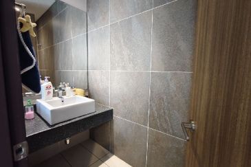 Tiana Elmina Gardens