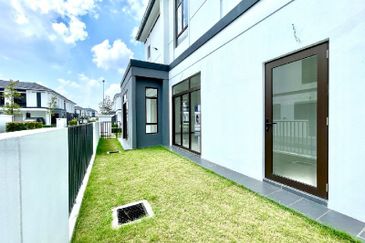 Persiaran Puncak Alam 1 