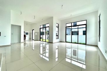 Persiaran Puncak Alam 1 