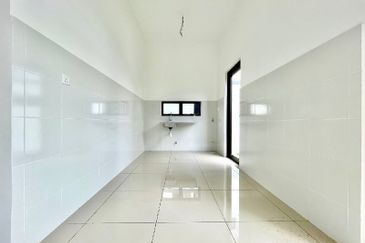 Persiaran Puncak Alam 1 