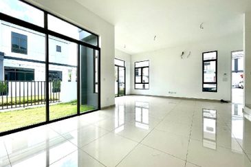 Persiaran Puncak Alam 1 