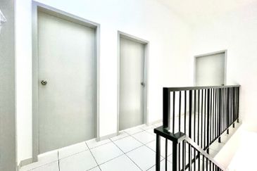 Persiaran Puncak Alam 1 