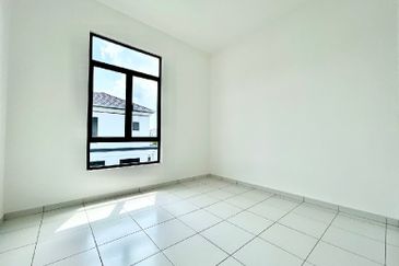 Persiaran Puncak Alam 1 