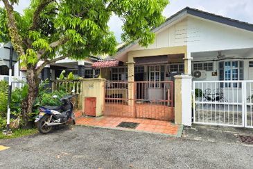 Persiaran Puncak Alam 1 